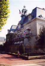 La Mairie du Creusot, faade ct Boulevard H.P. Schneider
